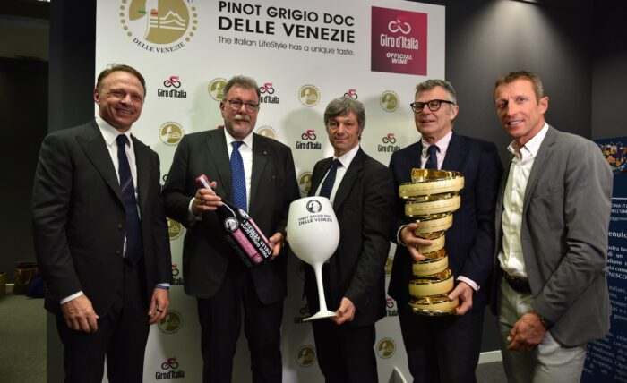 IL PINOT GRIGIO DOC DELLE VENEZIE “CORRE” CON IL GIRO D’ITALIA:  PRESENTAZIONE UFFICIALE DELLA PARTNERSHIP A VINITALY 2026