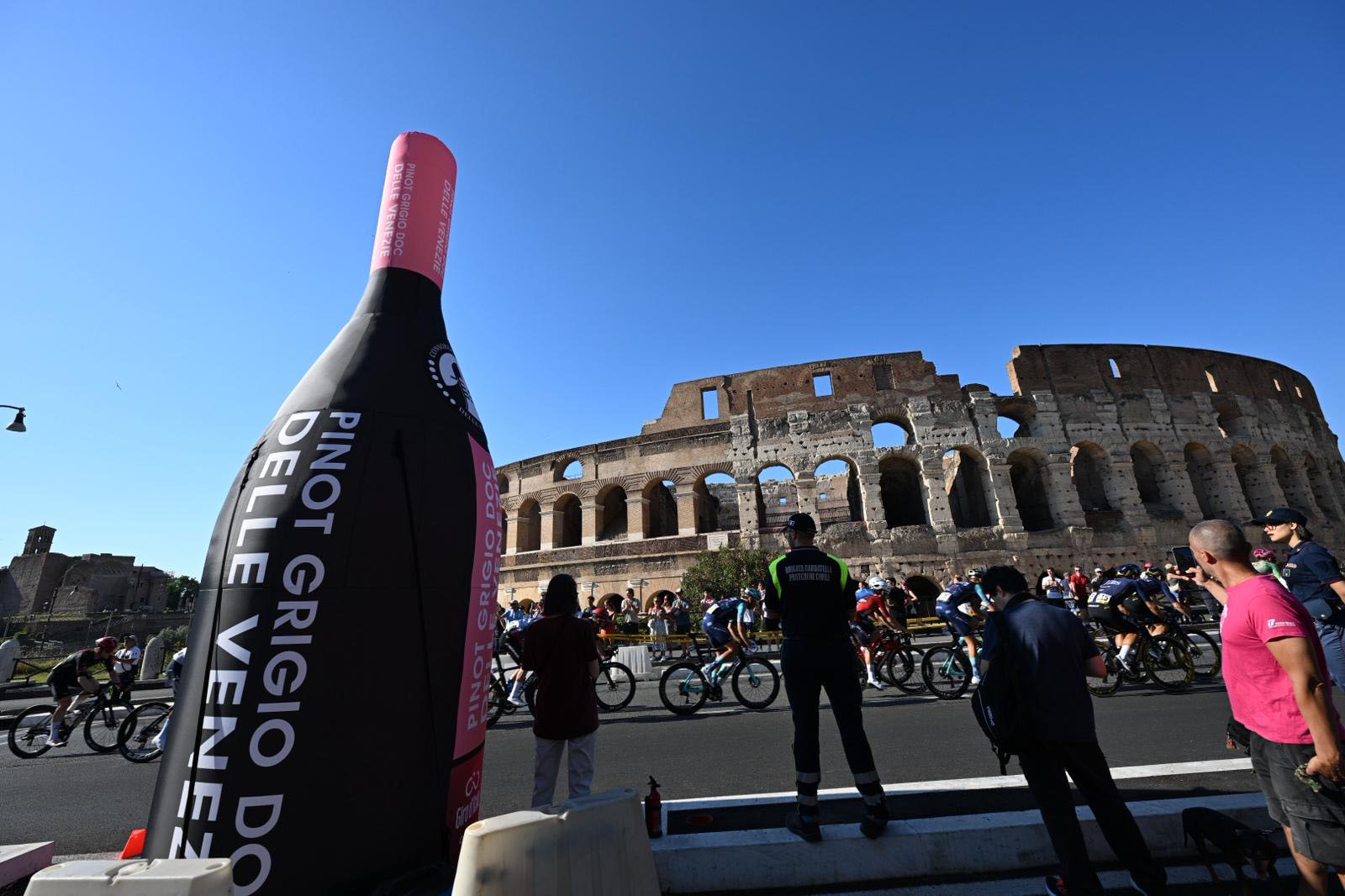 Giro Italia 2026 - Gonfiabile bottiglia - Pinot grigio DOC delle venezie